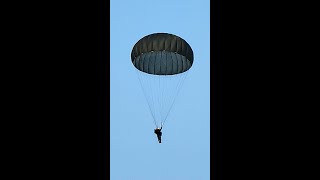 陸軍航特部大鵬灣〝海上跳傘〞 訓練 20220916