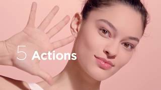 Elizabeth Salt in Garnier BB Crème commercial Resimi