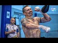 “Unbelievable!” Usyk Shows Crazy Reflex Skills Ahead Of Rico Verhoeven