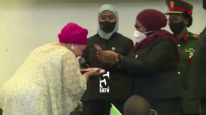 Rais Samia ashindwa kujizuia apanda jukwaani kumwagia manoti Bi. Sabah