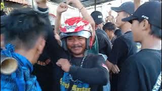 Akibat ke senggol, jadi perkelahian...
