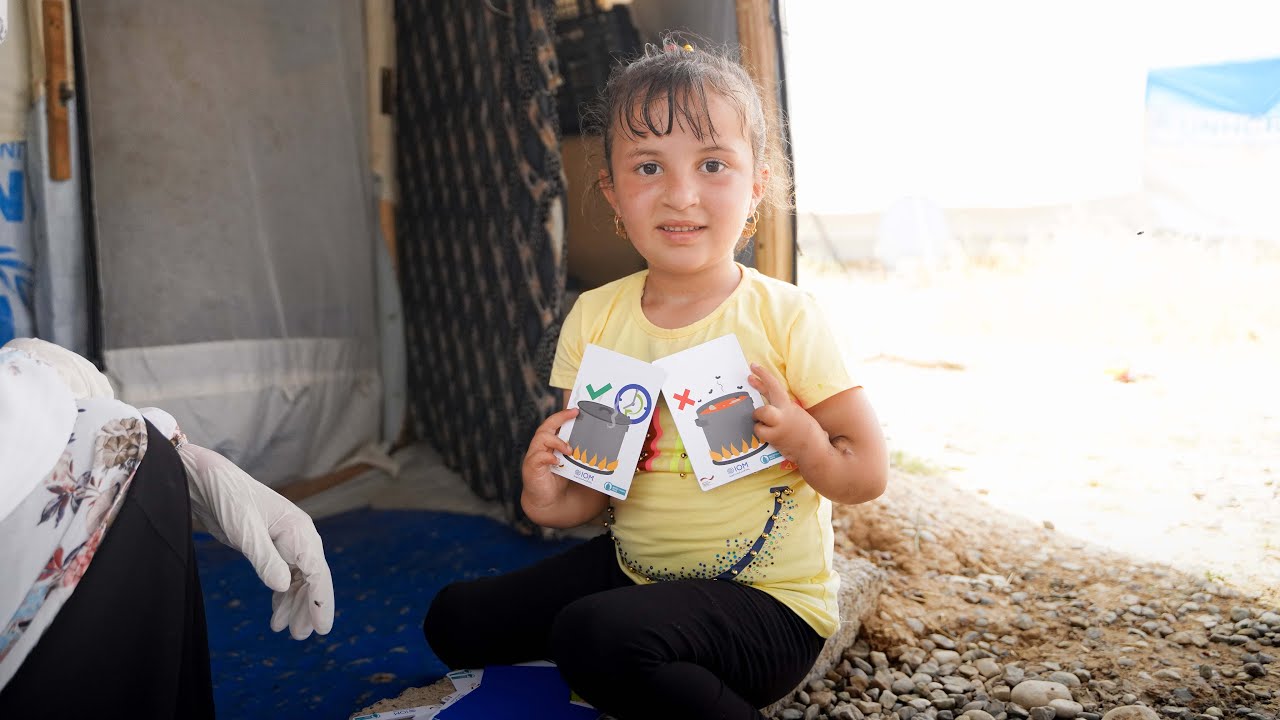 تدريب مجموعة من المتطوعين الشباب في مخيم حسن شام للنازحين