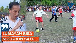 Momen Seru Jokowi Main Bola Bareng Anak-anak Papua