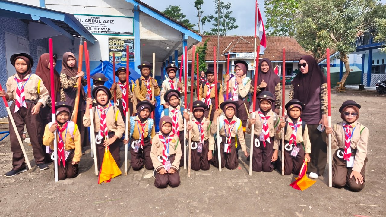 Tepuk Dalam Kegiatan Pramuka SDI NURUL HIDAYAH KELAS 5 PUTRI