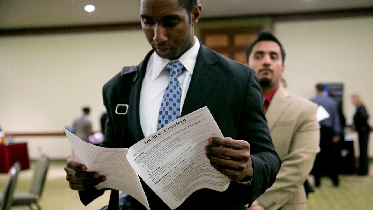 Fewer Americans File For Jobless Claims But Friday’s Jobs Numbers May Not Impress Wall Street Fewer Americans File For Jobless Claims But Friday’s Jobs Numbers May Not Impress Wall Street