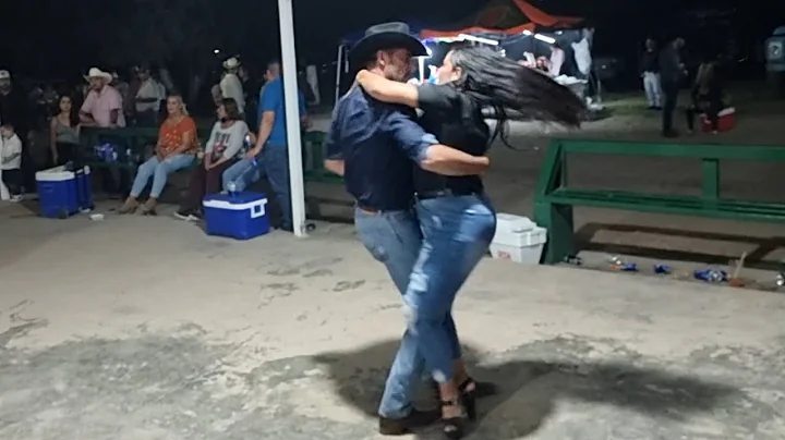 Gumaro y Vianey se avientan una buenas vueltas