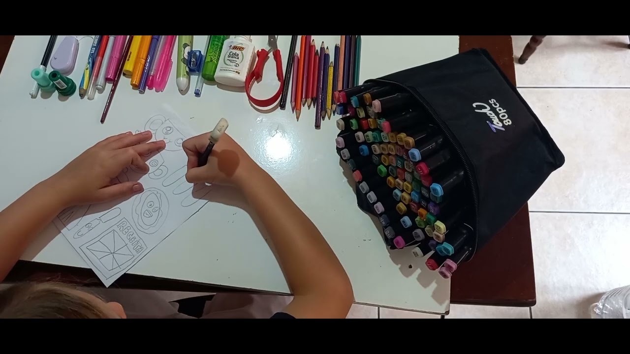 Hoje desenhei utensílios de cozinha bem coloridos