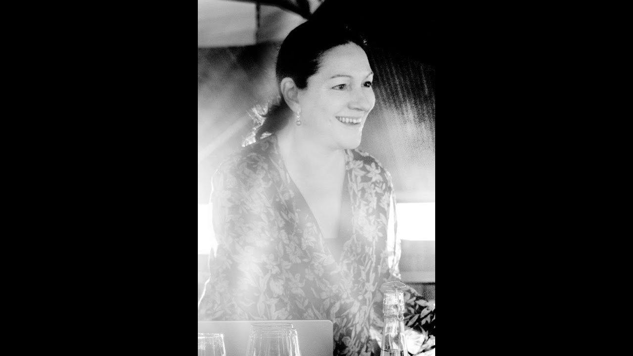 An Interview with wine writer Lisa Perrotti-Brown - YouTube