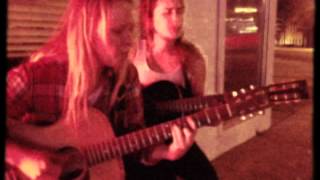 Video thumbnail of "Mhoo - Home is where you are @ Sun Studios"