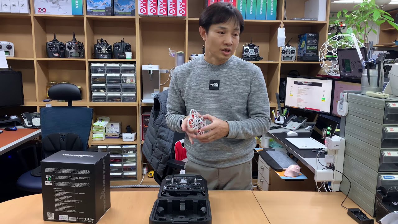 활용성이 뛰어난 Radiomaster TX16S 멀티프로토콜 조종기