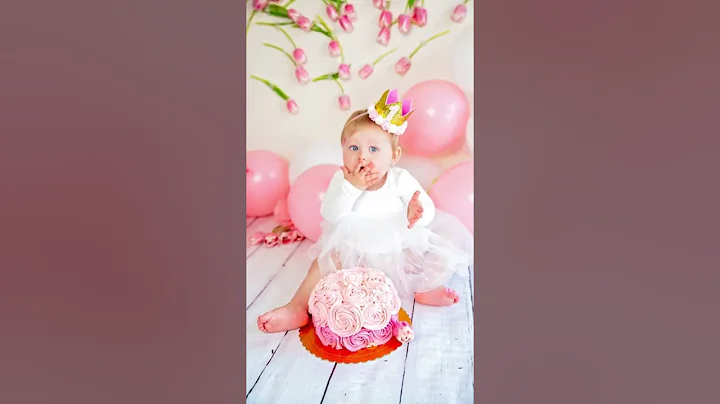 Cake Smash. 1 year old baby girl. Photo session