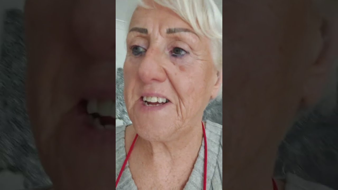 charity shopping haul!! look out for the 🌈🌈🌈 at the end,  Patti from poland. thank you