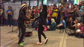 Dia Ajak Awek Menari Pula Dah