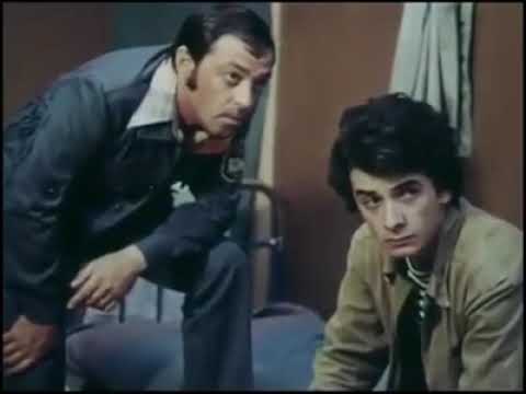 გოგო მიდის მოხვეულში