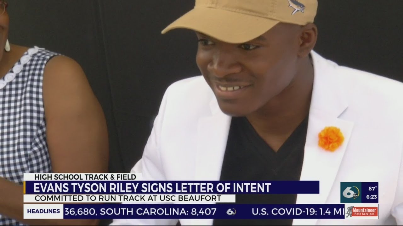Tyson Riley Signs with USC Beaufort - YouTube