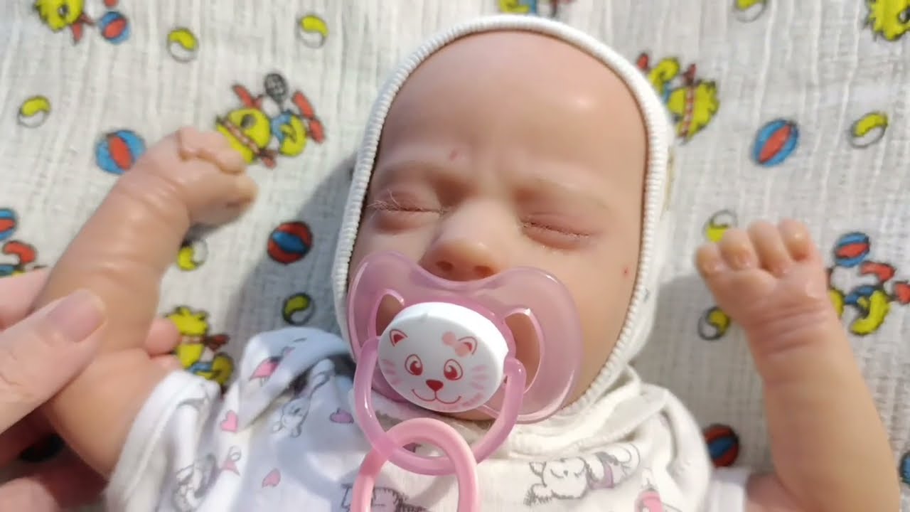 У Хадіжі з'явилися прихильниці?,невже скоро додому?