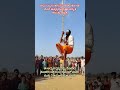 ಒಬ್ಬ ಭಕ್ತ ಹಗ್ಗವನ್ನು ಹತ್ತುತ್ತಿರುವ ರೋಚಕ ದೃಶ್ಯ | ಭಕ್ತಿ ಸಂಗೀತ
