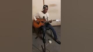 Bhekihonga eshaya izihlabo zika Mgqumeni,MJIK'JELWA nezakhe