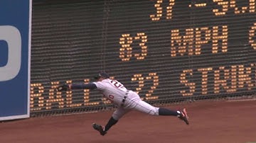 DET@SD: Davis dives, makes catch on the warning track