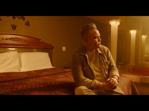 在 YouTube 上观看 Alayn Garcia - Se Va (Video Oficial)