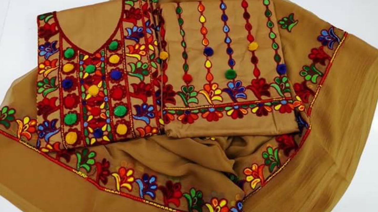 Embroidered lawn suit///lawn suit design 2019//for order whatsapp 00923041173135