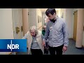 Pflege: Wie geht es Menschen, die im Altenheim arbeiten? | 7 Tage | NDR Doku