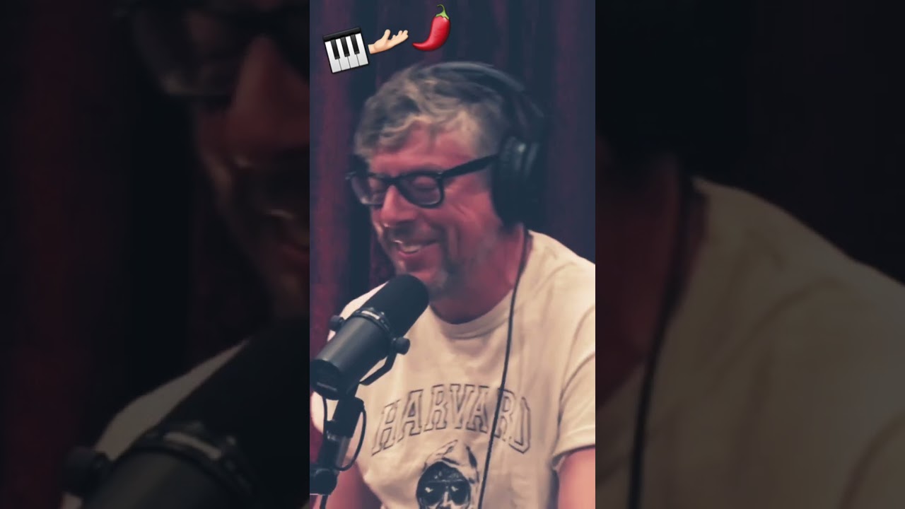 Flea, John Frusciante wouldn’t shake hands w/ Black Keys!