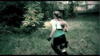 Lara Croft Cosplay Model Vicii