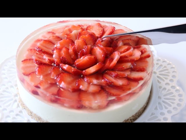 Strawberry Flower No-bake Cheesecake for Mothers Day