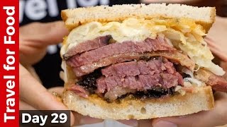 ⁣New York City Food Tour : HUGE Pastrami Sandwich at Katz’s Deli and The Halal Guys!