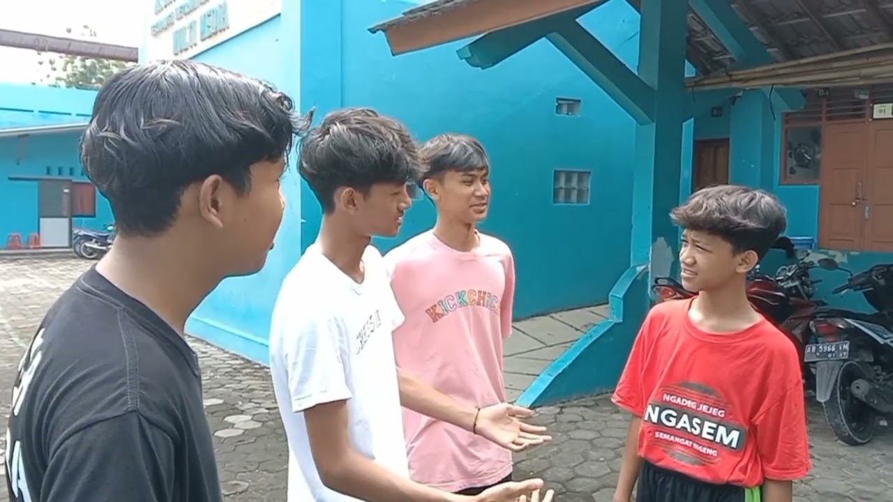tugas membuat iklan komersial smk muhammadiyah semin 