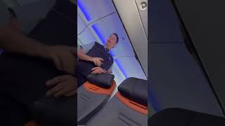 Karen try to antagonize former University of Miami and NFL hall of famer  Warren Sapp on a flight.