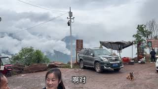 云南悬崖发现一条古驿道，落差达千米，可以近距离看第二大水电站