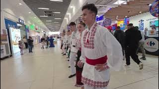 A Romanian Dance Strop among Shopping 💃🛒 10/25/2025