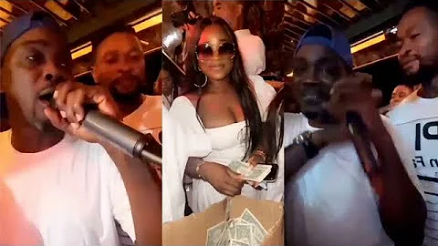 Oganla first Daughter Wasilat rain money on her Father Oganla Alabi Pasuma on stage