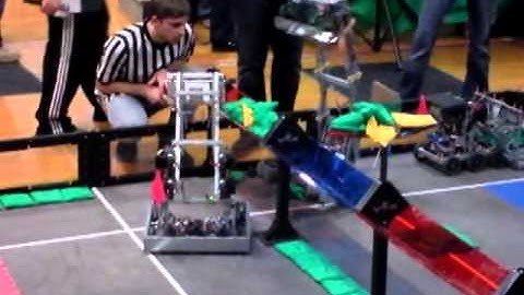 Pennsylvania State Vex Robotics Sack Attack Championship SF 2