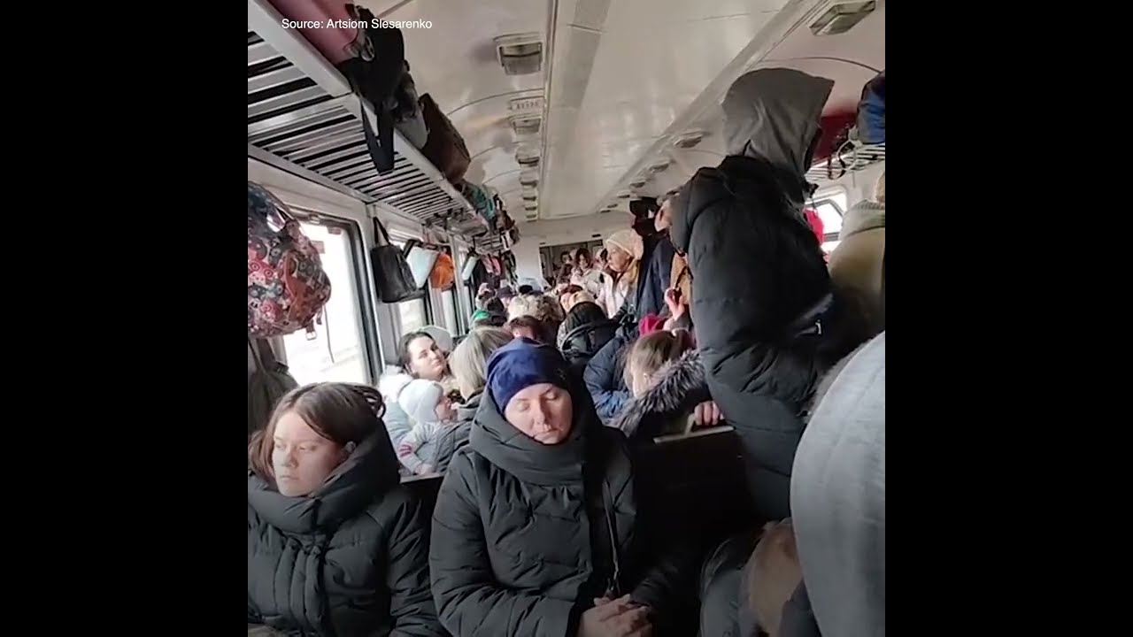 Thousands Of Lviv Residents Attempt To Flee Amid Russian Invasion
