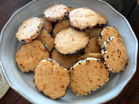 וִידֵאוֹ: עוגיות גבינה צ'ילי וצ'דר