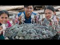 Cooking FROGS 50 KG with Turmeric Leaves Ingredients Recipe - Donation Food in Village