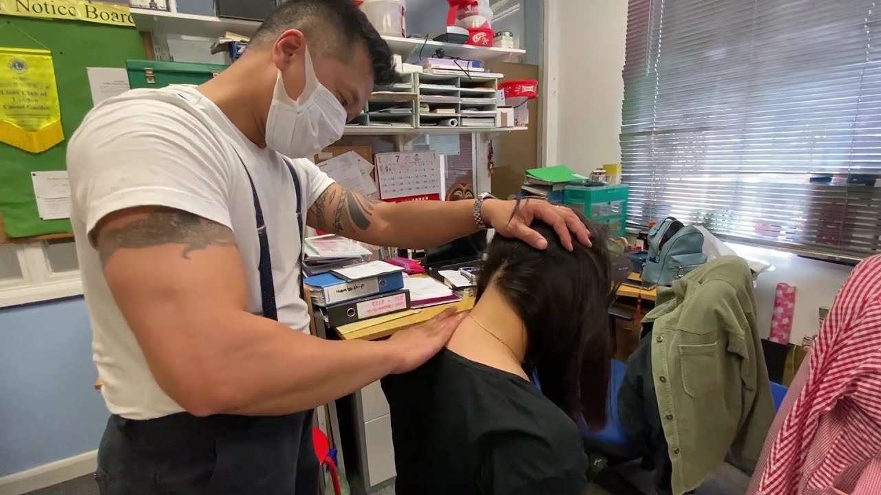 ⁣ASMR OFFICE MASSAGE - Tao Chi Kai - Dynamic Holistic Remedial Therapy London - www.Tao-Chi-Kai.com