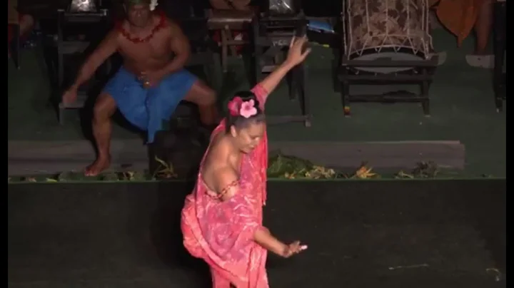 Siva Samoa/Taualuga at the Polynesian Cultural Cen...