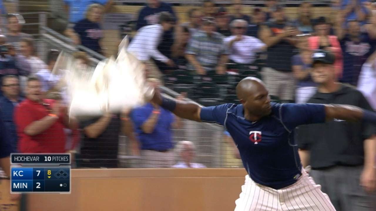 Hunter and Molitor get ejected 