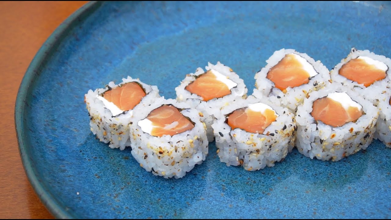 Como fazer sushi uramaki?