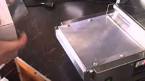 Overwrapping machine for bigger cases and boxes