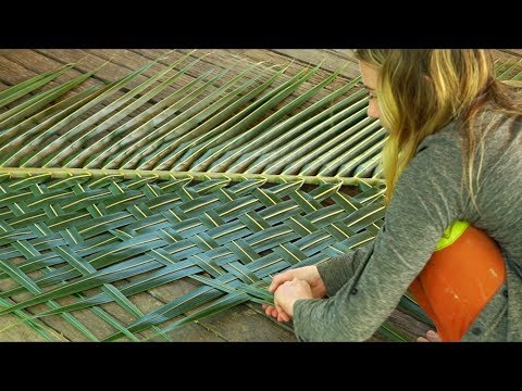 How to Palm Leaf Weaving. Folding, crinkling, no speaking