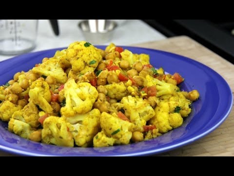 Vegetarian Cauliflower With Chickpeas Curry Recipe.