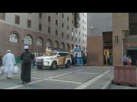 الطريق من فندق الانصار جولدن توليب الى ساحة الحرم رمضان ١٤٤٤ه