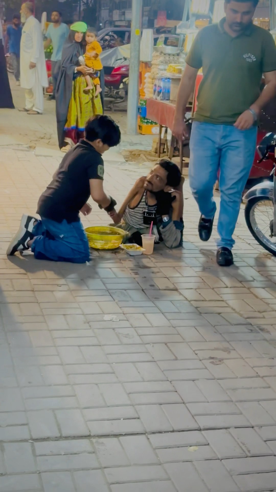 Helping disabled person || #viralvideo #trending #help