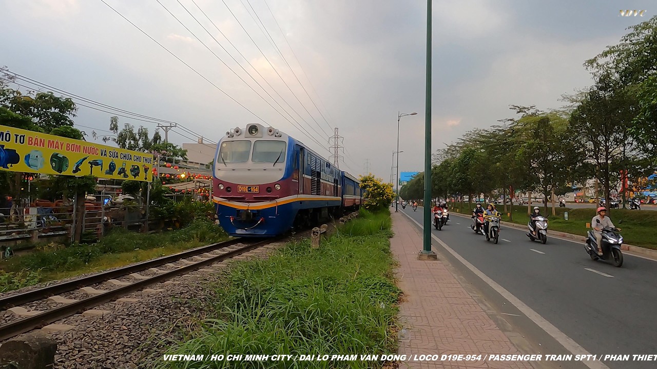 ✅ XEM CHUYẾN TÀU TRỞ VỀ TRÊN PHỐ SÀI GÒN (Feb 03, 2026)