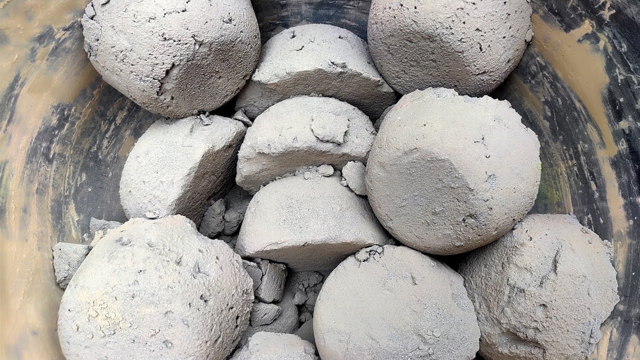 Fluffy sand dusty dry crumbling _#sand 